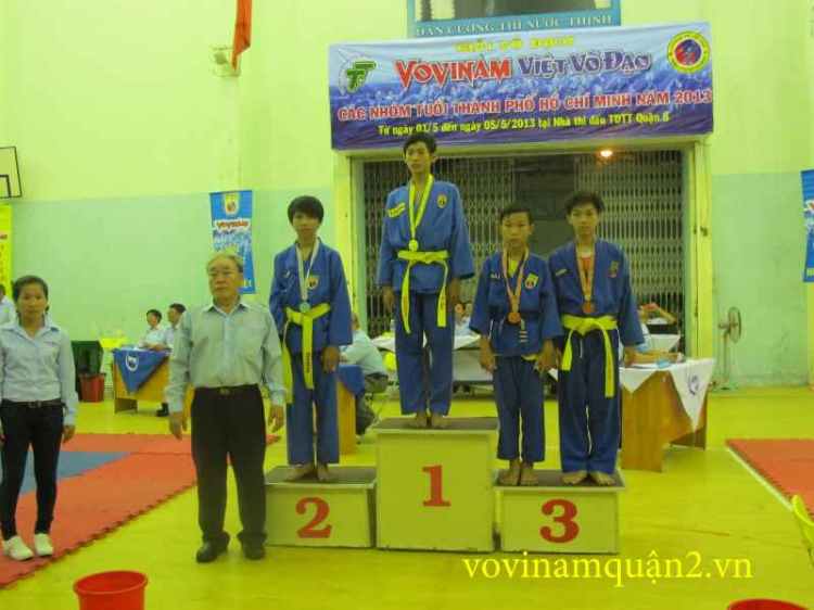 800-Huy chuong bac hang can 29kg nam nhom 2
